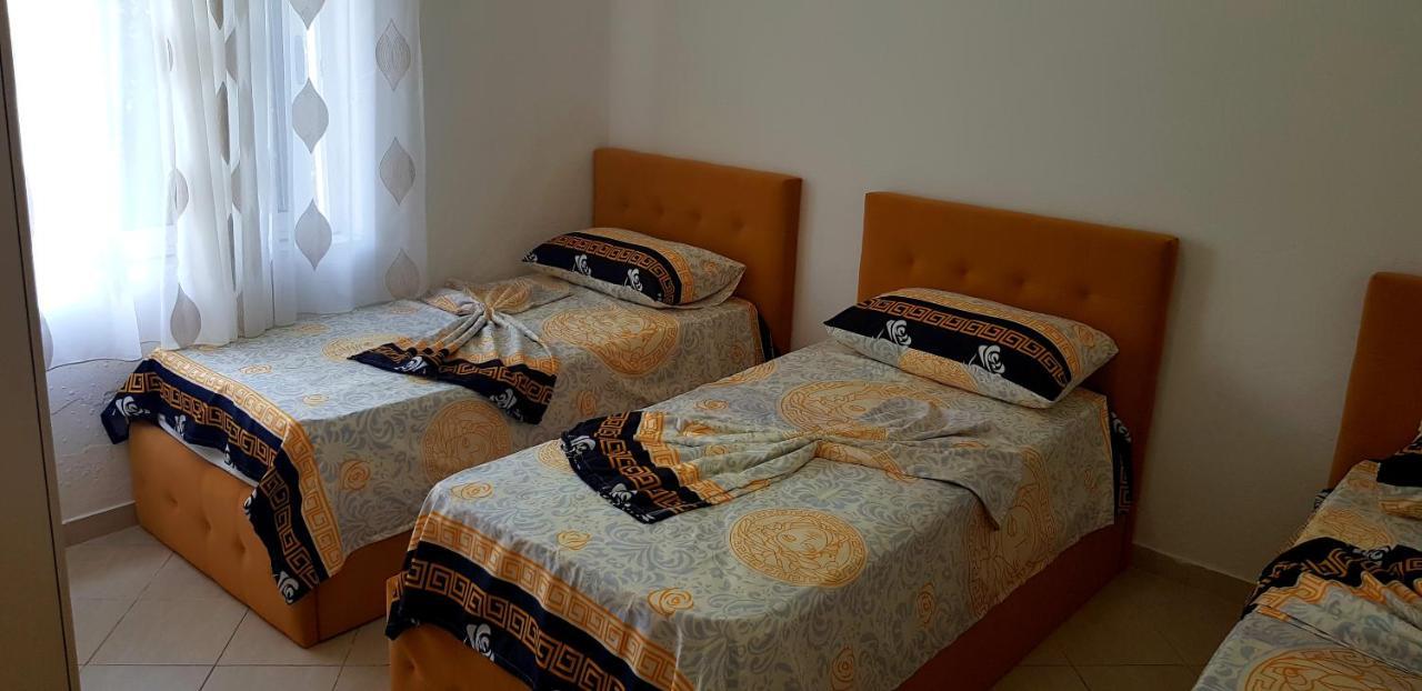 Home Flori&Vili Szkodra Zewnętrze zdjęcie